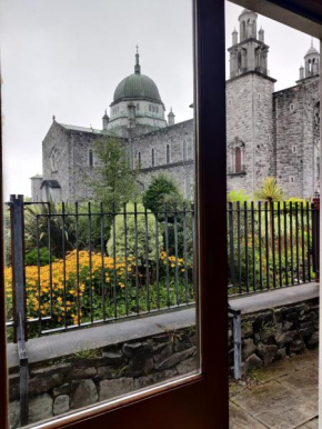Galway City - Quiet Central Haven